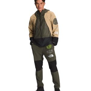 The North Face Men's Olive and Tan Windbreaker